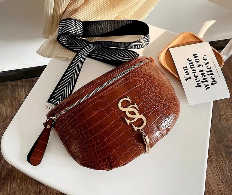 Rankinė moterims S64 R80