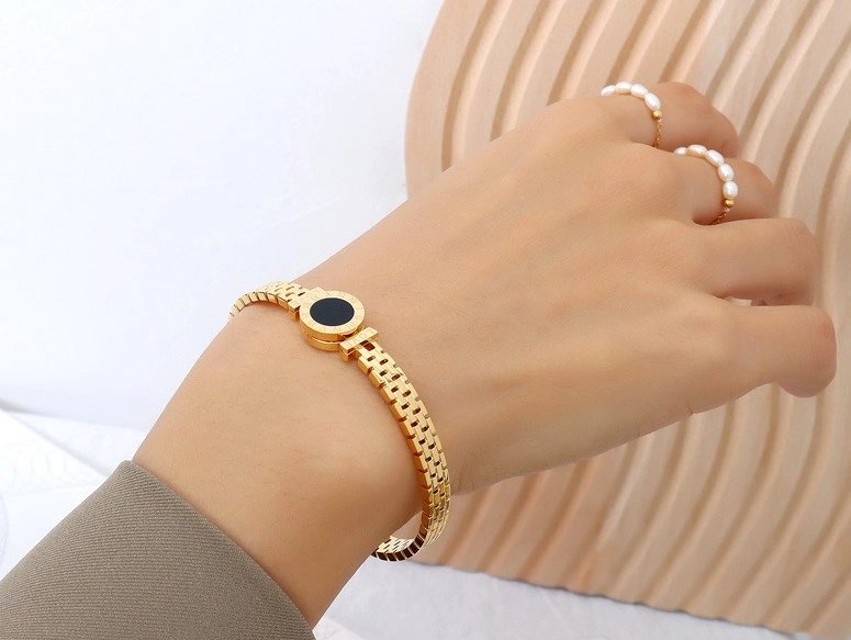 Apyrankė moterims C41