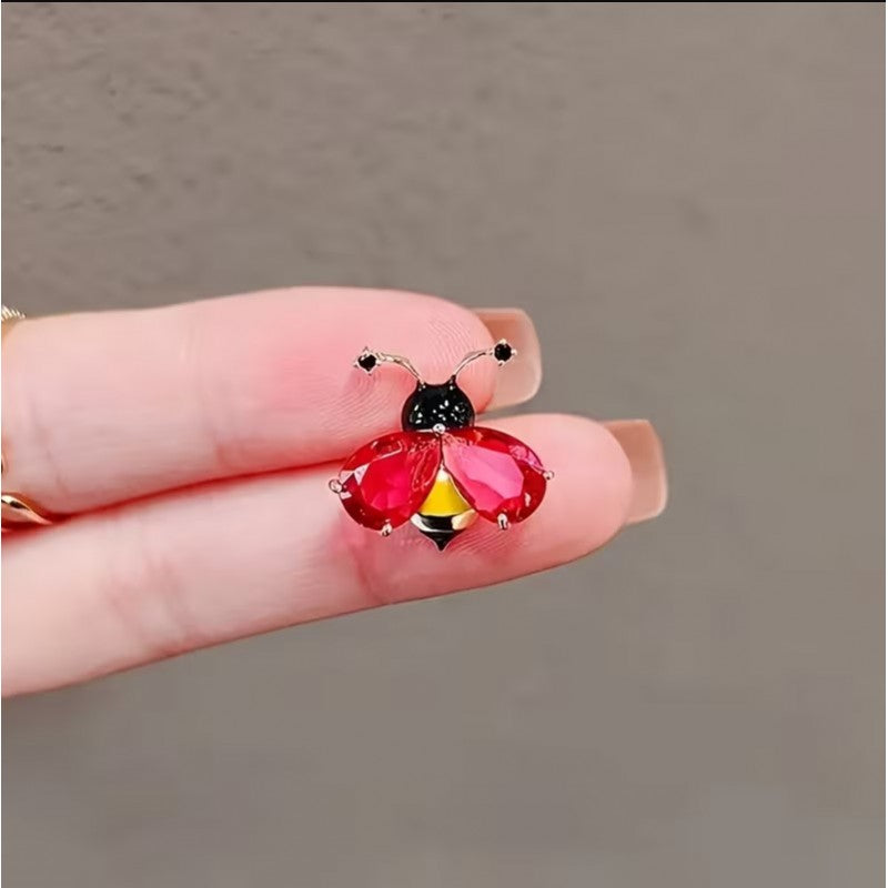 Dekoratyvinė sagė vabzdžio formos, raudona, metalinė