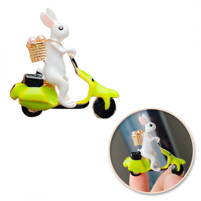 Dekoratyvinė sagė „Zuikutis su kiaušiniais ant paspirtuko“ (BZ193)