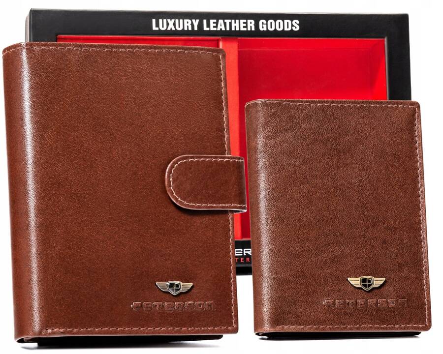 Dovanų rinkinys: vyriška odinė piniginė, dėklas ir raktų pakabukas - Peterson P21