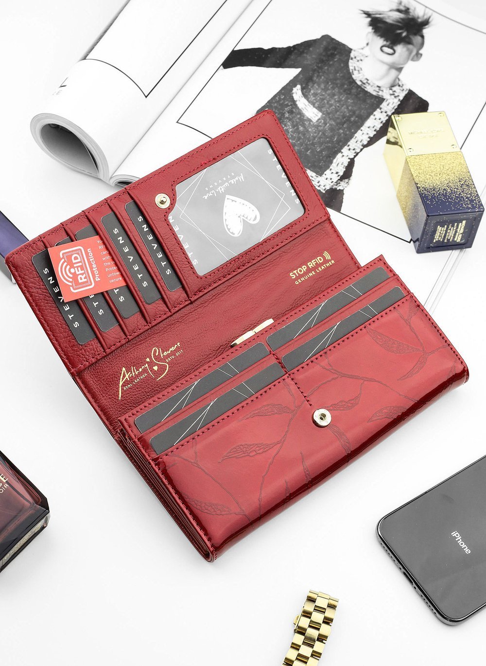 Moteriška lakuotos odos piniginė STEVENS raudonos spalvos D1909