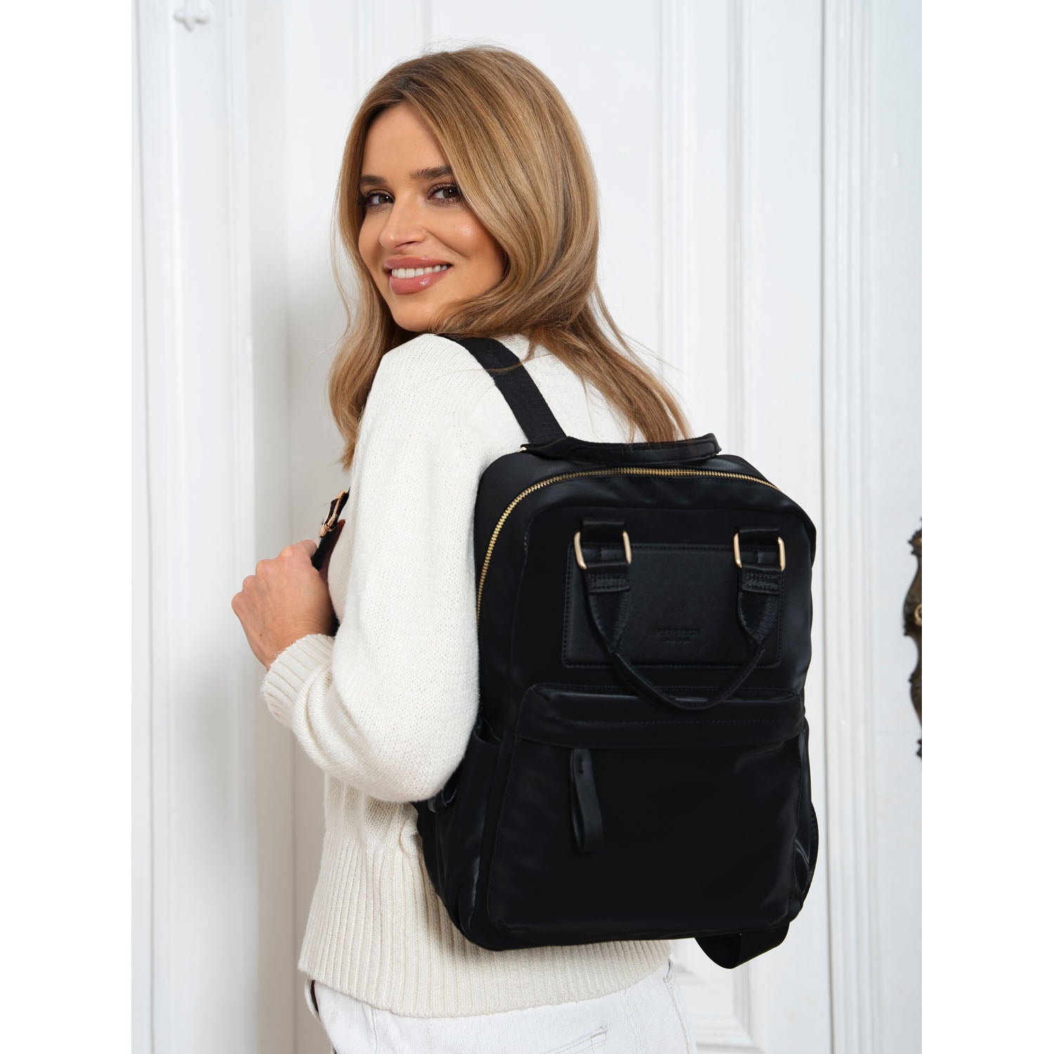 Moteriška miesto kuprinė, juoda, nailonas ir dirbtinė oda