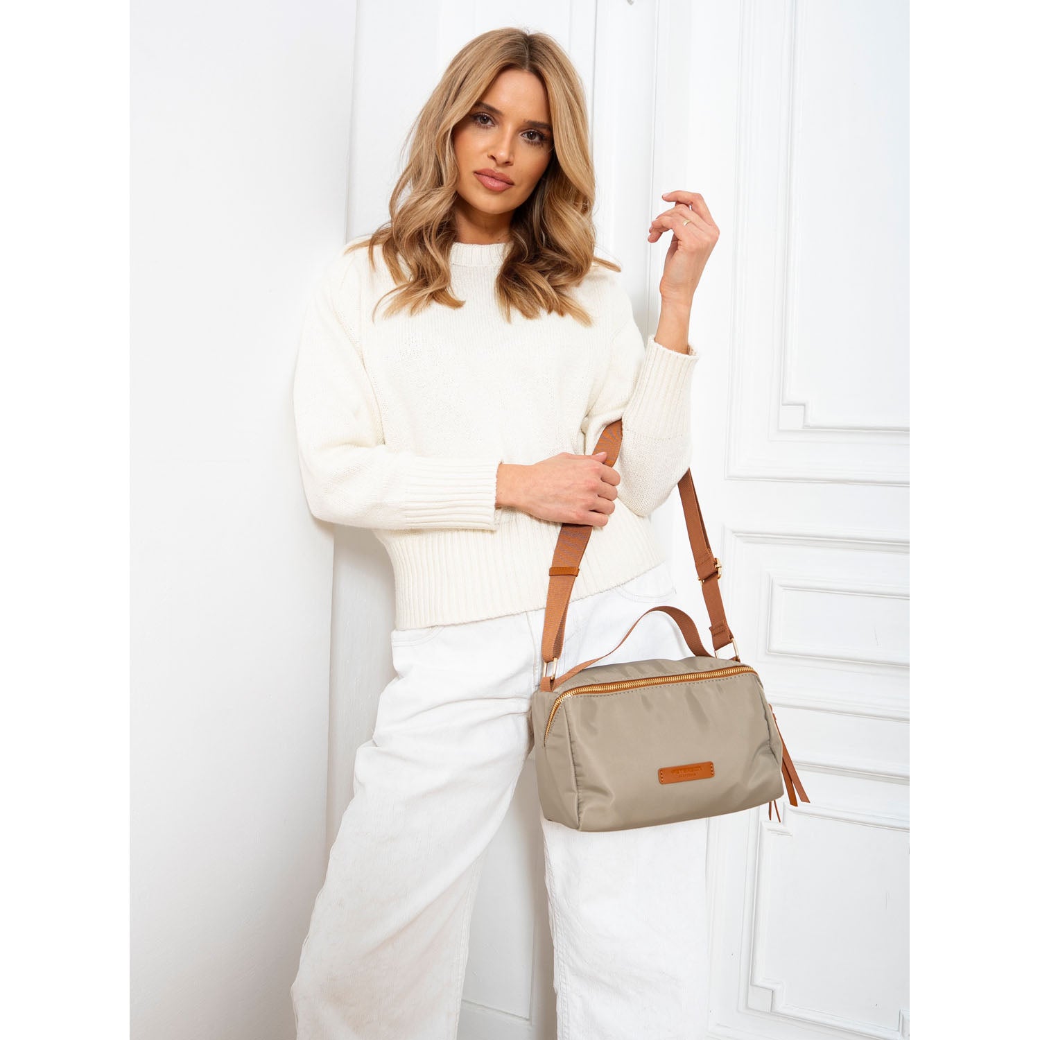 Moteriška rankinė, khaki/ruda R490