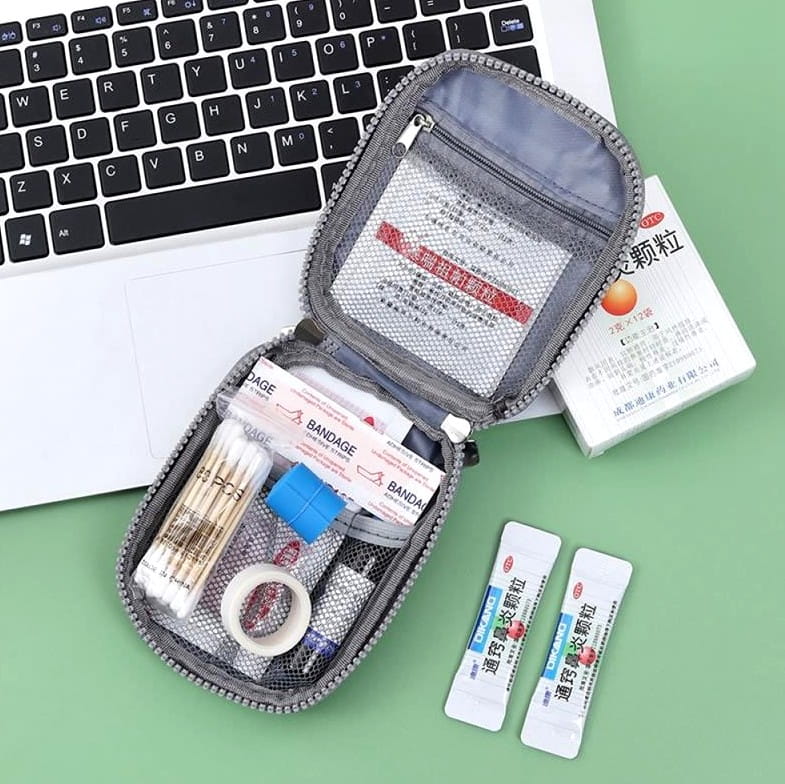 PIRMOSIOS PAGALBOS DĖŽUTĖ E57