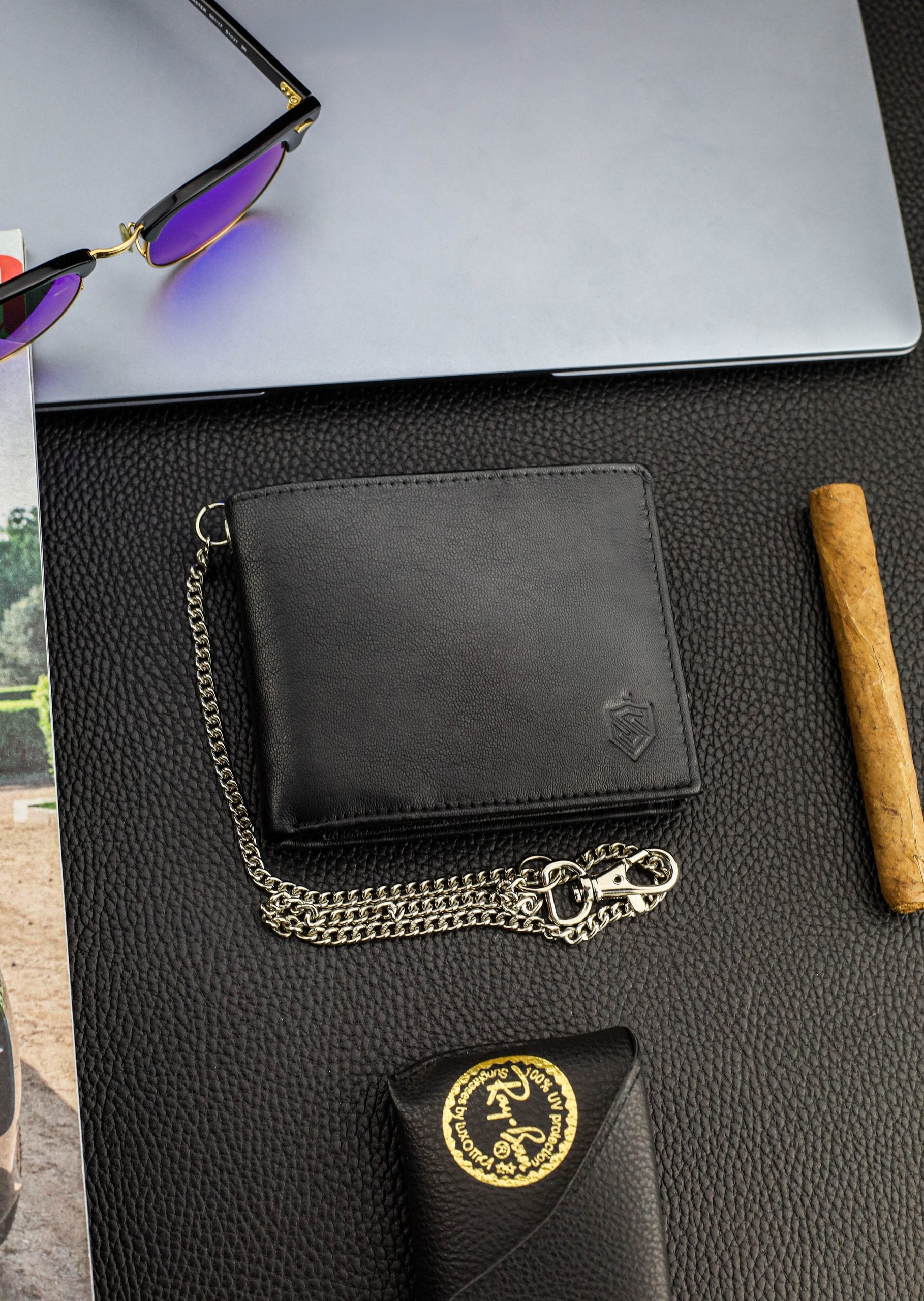 Juoda vyriška piniginė STEVENS su grandine S1084