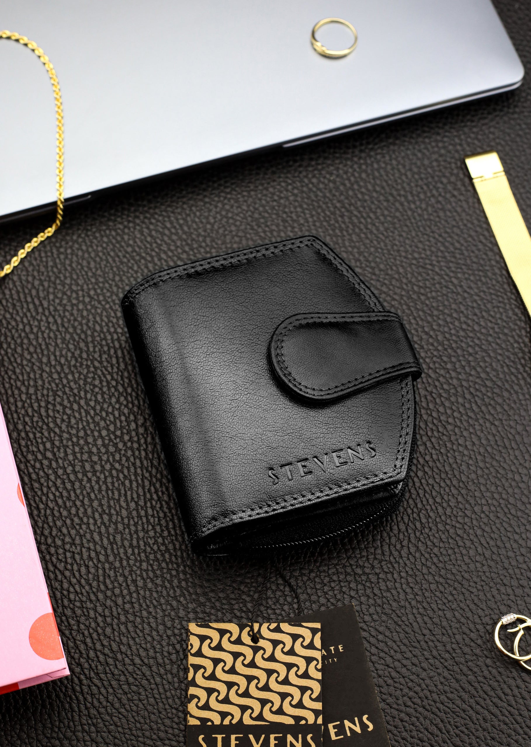 Moteriška odinė piniginė STEVENS, juoda, su RFID apsauga