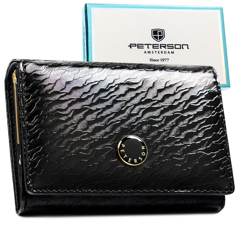 Moteriška vidutinio dydžio „Peterson“ piniginė su spaude, juoda, iš natūralios ir ekologiškos odos ST94