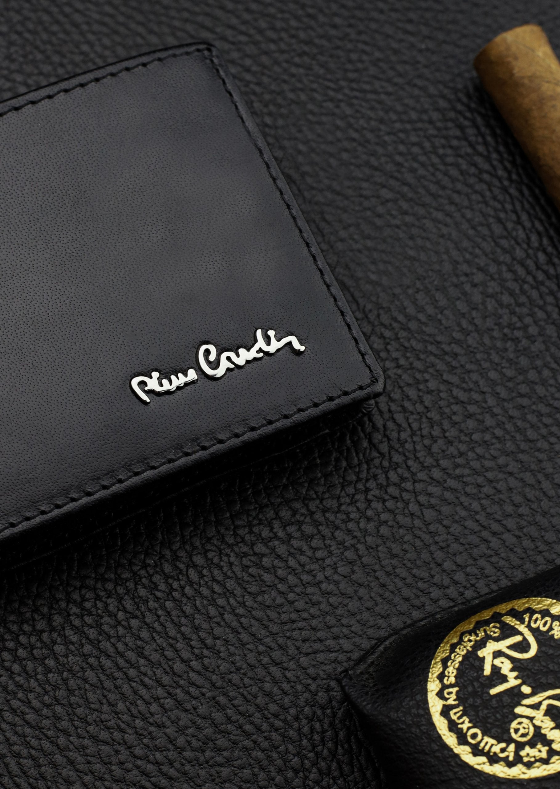 Dovanų rinkinys vyrams: odinė piniginė Pierre Cardin RFID ir diržas Stevens 323206 N522