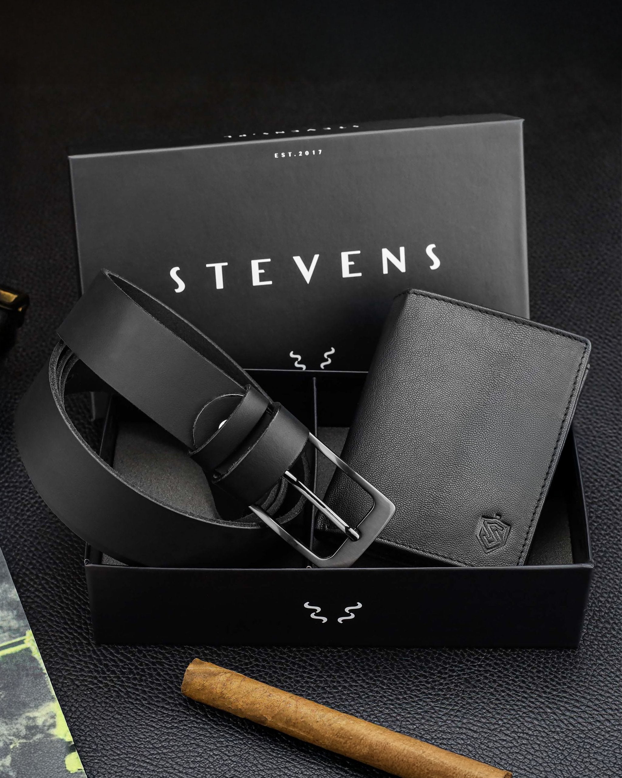 Dovanų rinkinys: piniginė ir diržas Stevens, dėžutėje 326