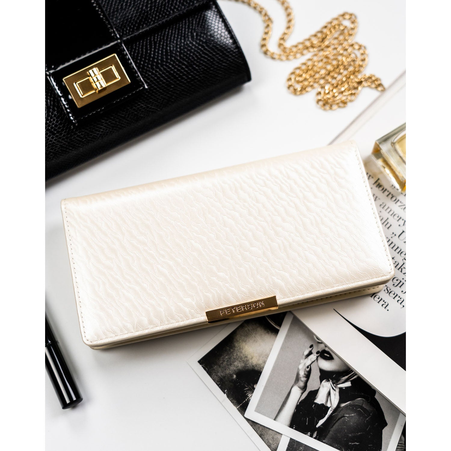 Piniginė moterims Peterson, smėlio