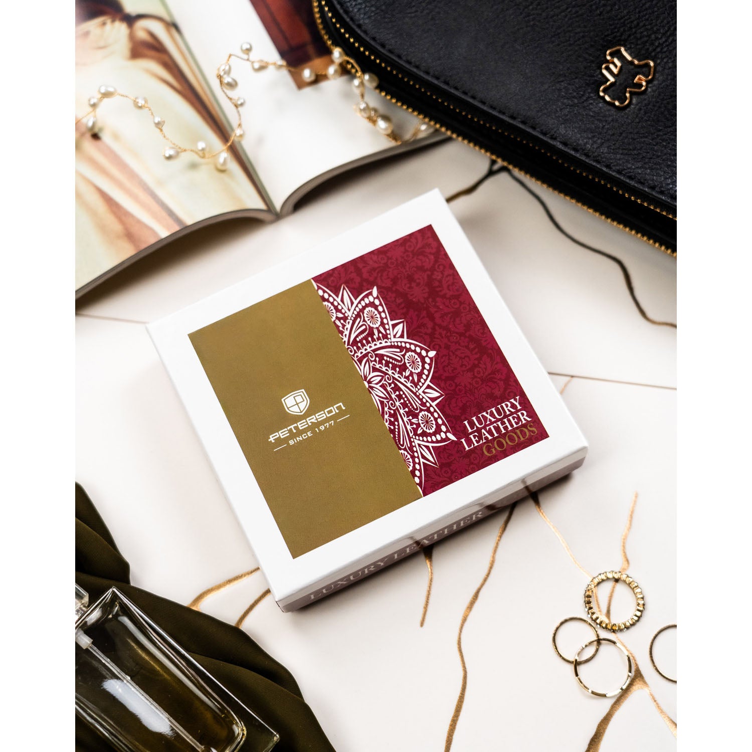 Vidutinė piniginė moterims Peterson, violetinė PT88