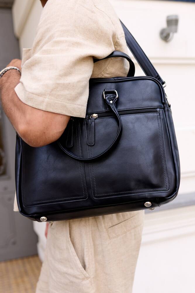 Vidutinė rankinė vyrams Peterson, juoda RV9