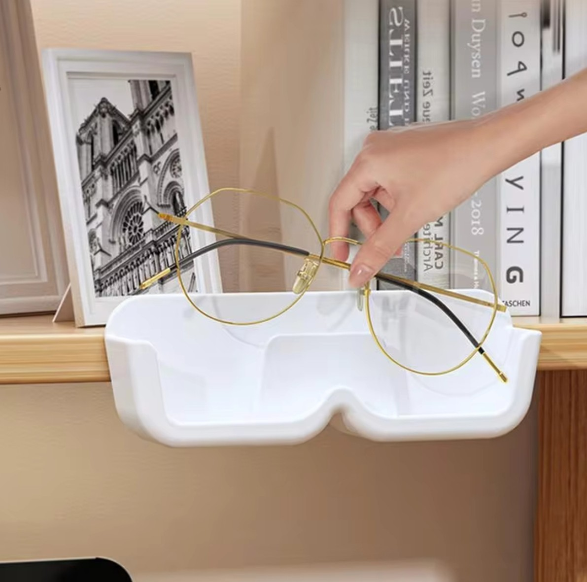 Sieninis akinių laikiklis L10, baltas