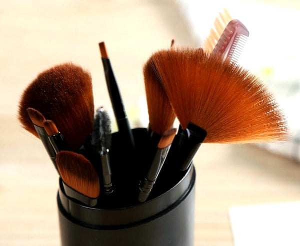 MAKIAŽO ŠEPETĖLIŲ RINKINYS 12 VNT.