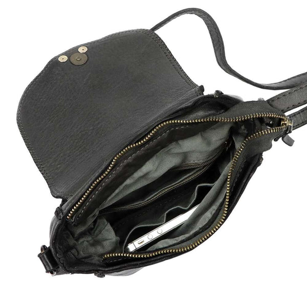 Moteriška natūralios odos juoda crossbody rankinė su dekoratyvia rankena VS 002