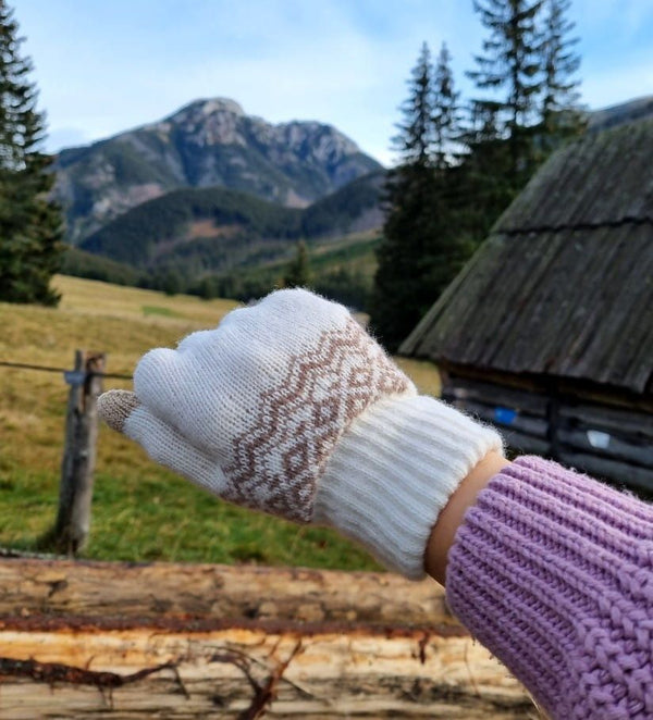 Moteriškos žieminės pirštinės KR57, baltos spalvos