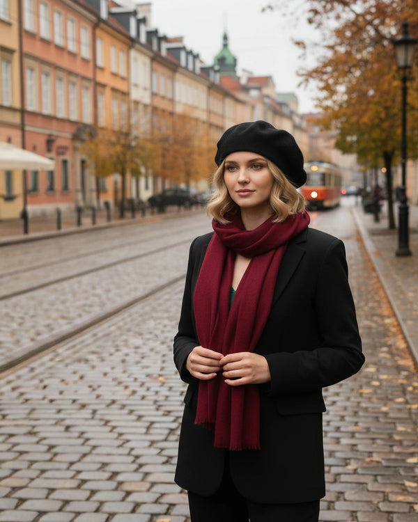 Juoda moteriška beretė B21