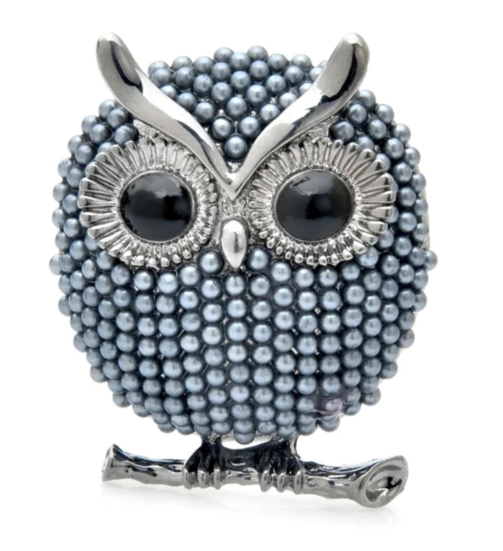 Elegantiška Perlinė Sagė „Pelėda“ – Išminties ir Stiliaus Simbolis