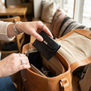 Maža moteriška odinė piniginė su RFID apsauga STEVENS, juoda D40038