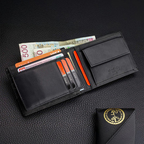 Dovanų rinkinys vyrams: odinė piniginė Pierre Cardin RFID, odinis diržas 75T8806BB
