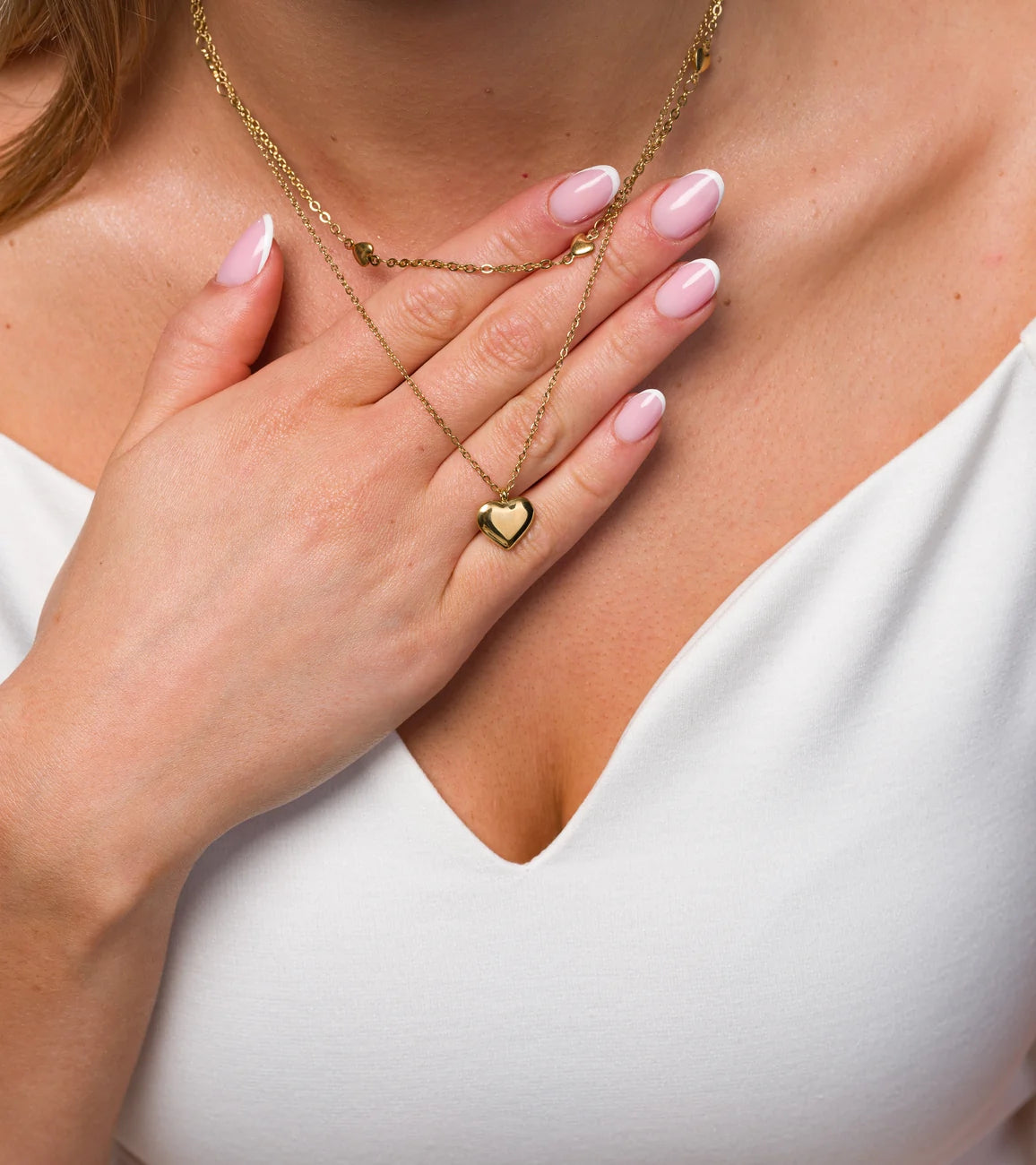 Elegantiška dviguba auksinė grandinėlė su širdelėmis, chirurginis plienas