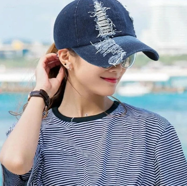 Universali kepurė su snapeliu D3, mėlyna N253