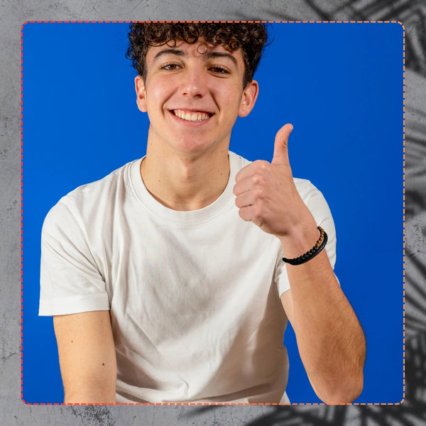 Vyriška apyrankė – juoda oda ir akmeniniai karoliukai