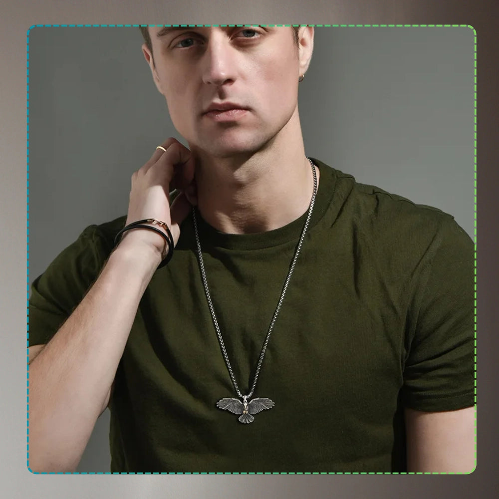 Vyriškas sidabrinės spalvos pakabukas su ereliu