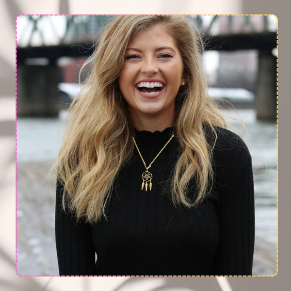 Auksinis kaklo papuošalas su sapnų gaudykle, plienas