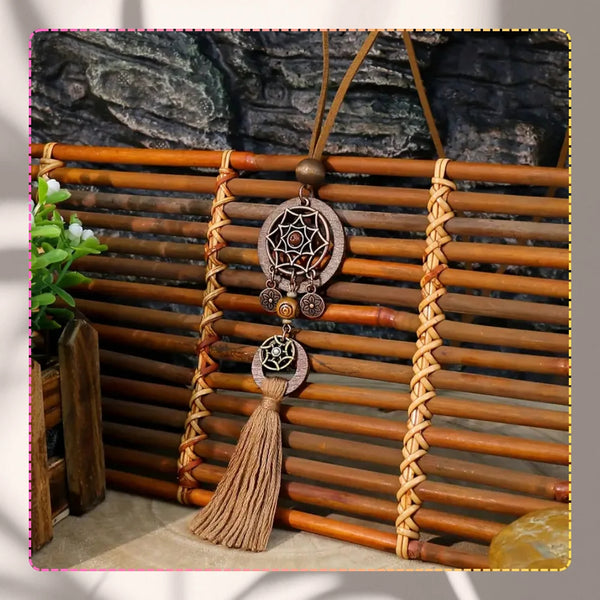 Rudas boho vėrinys su sapnų gaudykle ir kutais