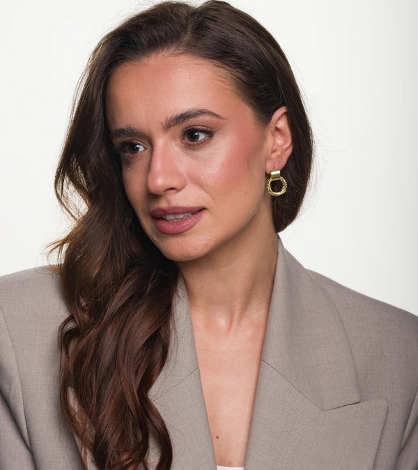 Moteriški retro stiliaus auksinės spalvos auskarai