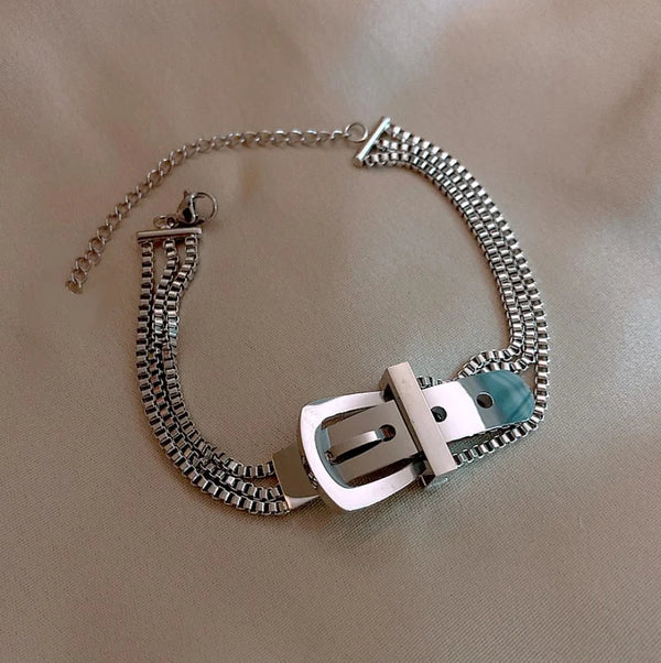 Sidabrinės spalvos elegantiška apyrankė, chirurginis plienas