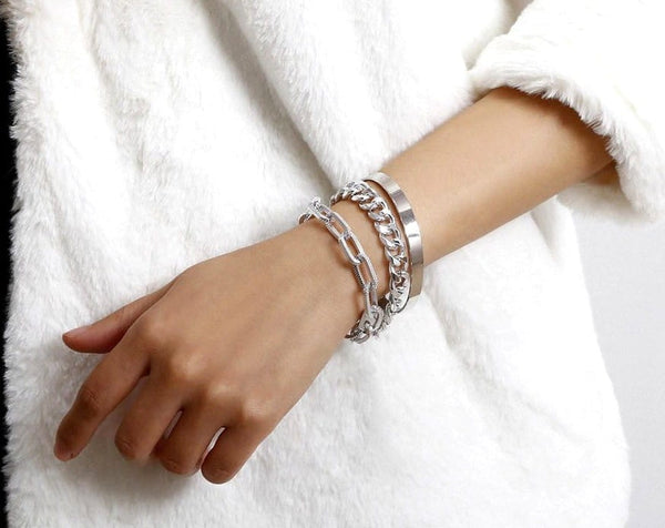 Apyrankė su mazgu – sidabrinės arba auksinės spalvos