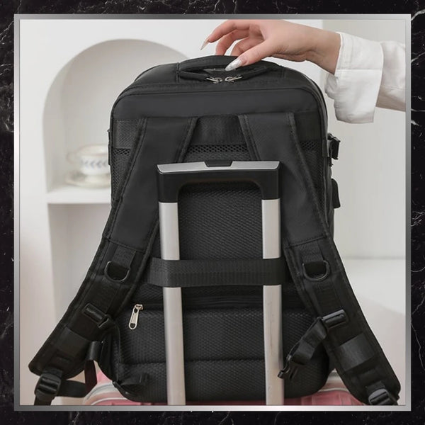 Kelioninė kuprinė BAD&BAGS, juoda, su USB