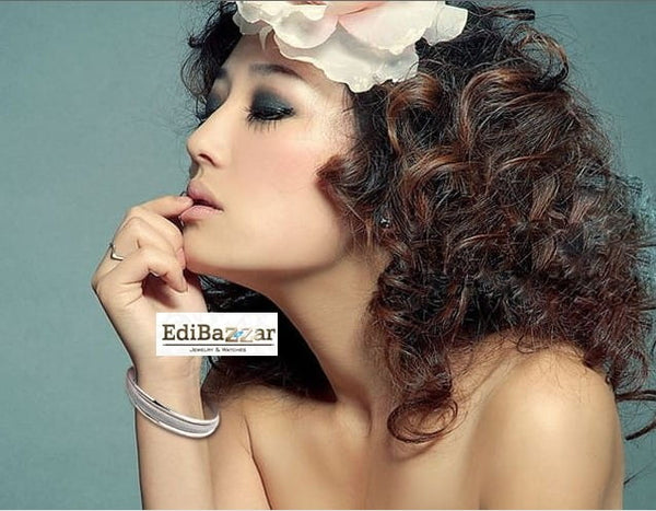 Sidabrinės spalvos bangle apyrankė, reguliuojama