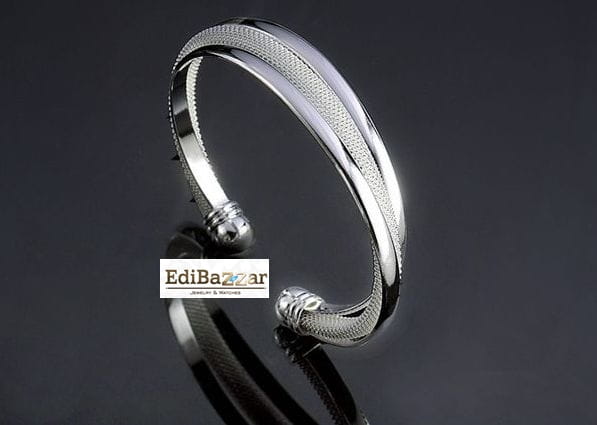 Sidabrinės spalvos bangle apyrankė, reguliuojama