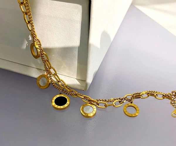 Auksuota pancerinė apyrankė iš chirurginio plieno