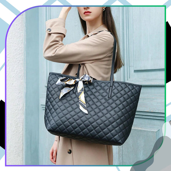 Didelė juoda dygsniuota shopper rankinė per petį