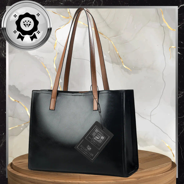 Moteriška rankinė BAD&BAGS, juoda lakuota oda