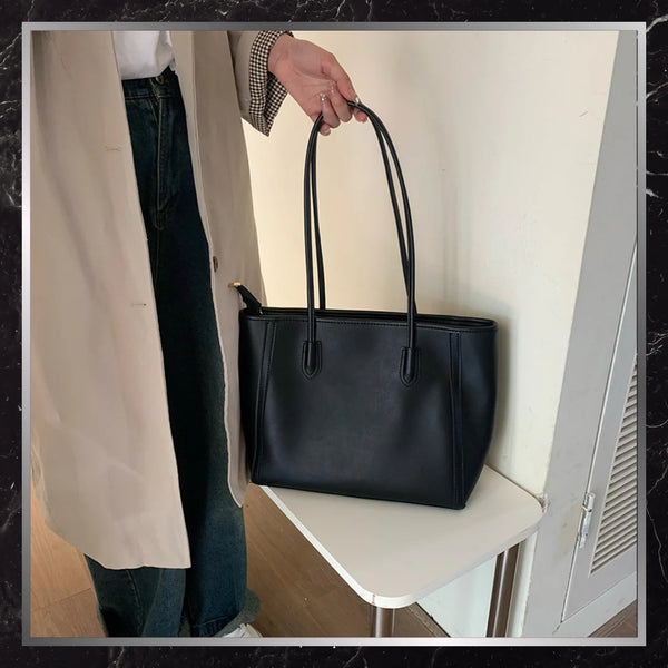 Moteriška odinė rankinė BAD&BAGS, juoda N499