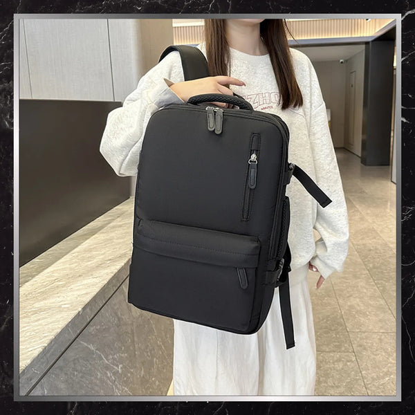 Kelioninė kuprinė BAD&BAGS, juoda, su USB, vandeniui atspari