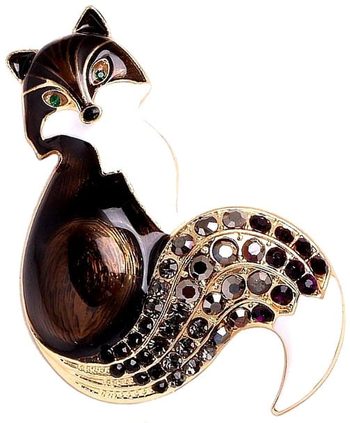 Elegantiška juodos lapės sagė