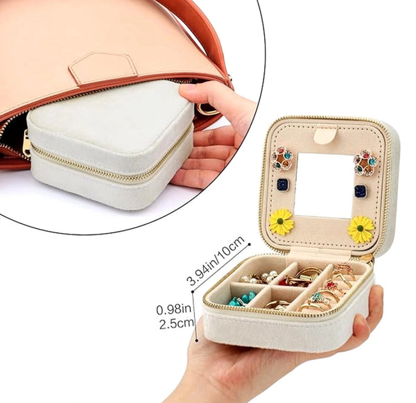 Kosmetinė papuošalams FD127 balta