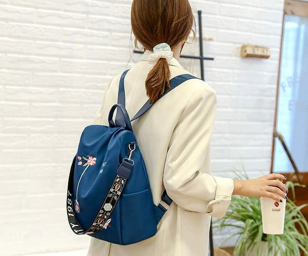 Kuprinė moterims C118 mėlyna