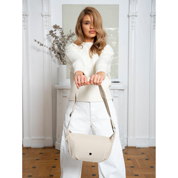 Moteriška sportinė rankinė, smėlio spalvos, poliesteris R468