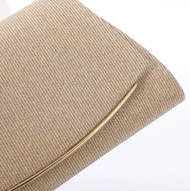 Moteriškas rankinukas per petį R465