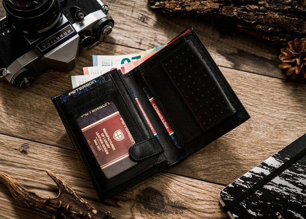 Natūralios odos piniginė vyrams Peterson PT13 S996