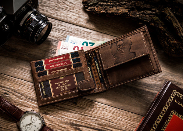 Natūralios odos piniginė vyrams Peterson PT29 S819
