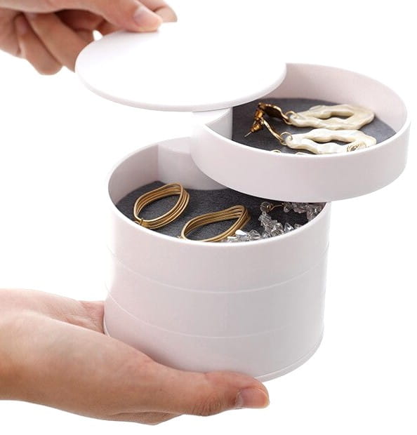 PAPUOŠALŲ DĖŽUTĖ E47-1